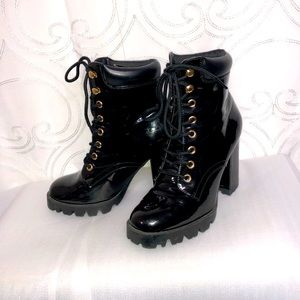 FOREVER 21 BLACK BOOTS